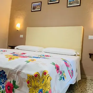 https://bb-melany.taorminaitalyhotels.com